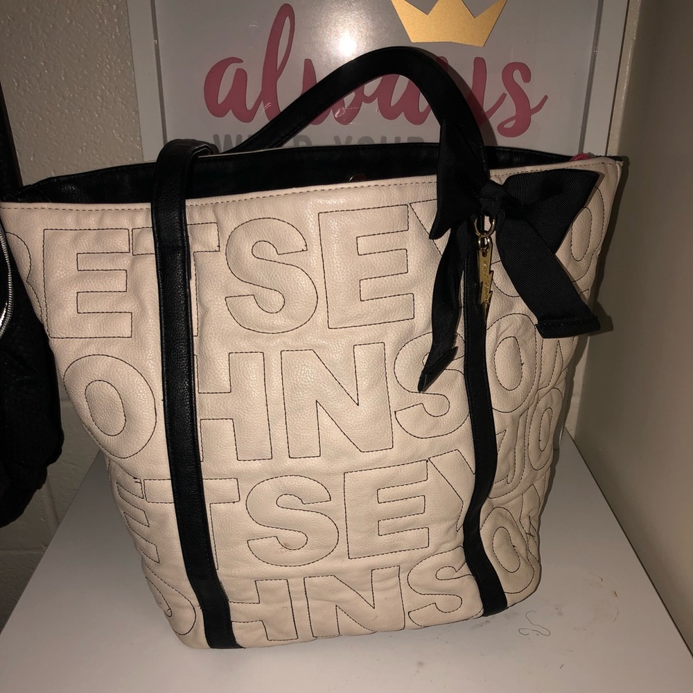 BETSEY JOHNSON HANDBAG